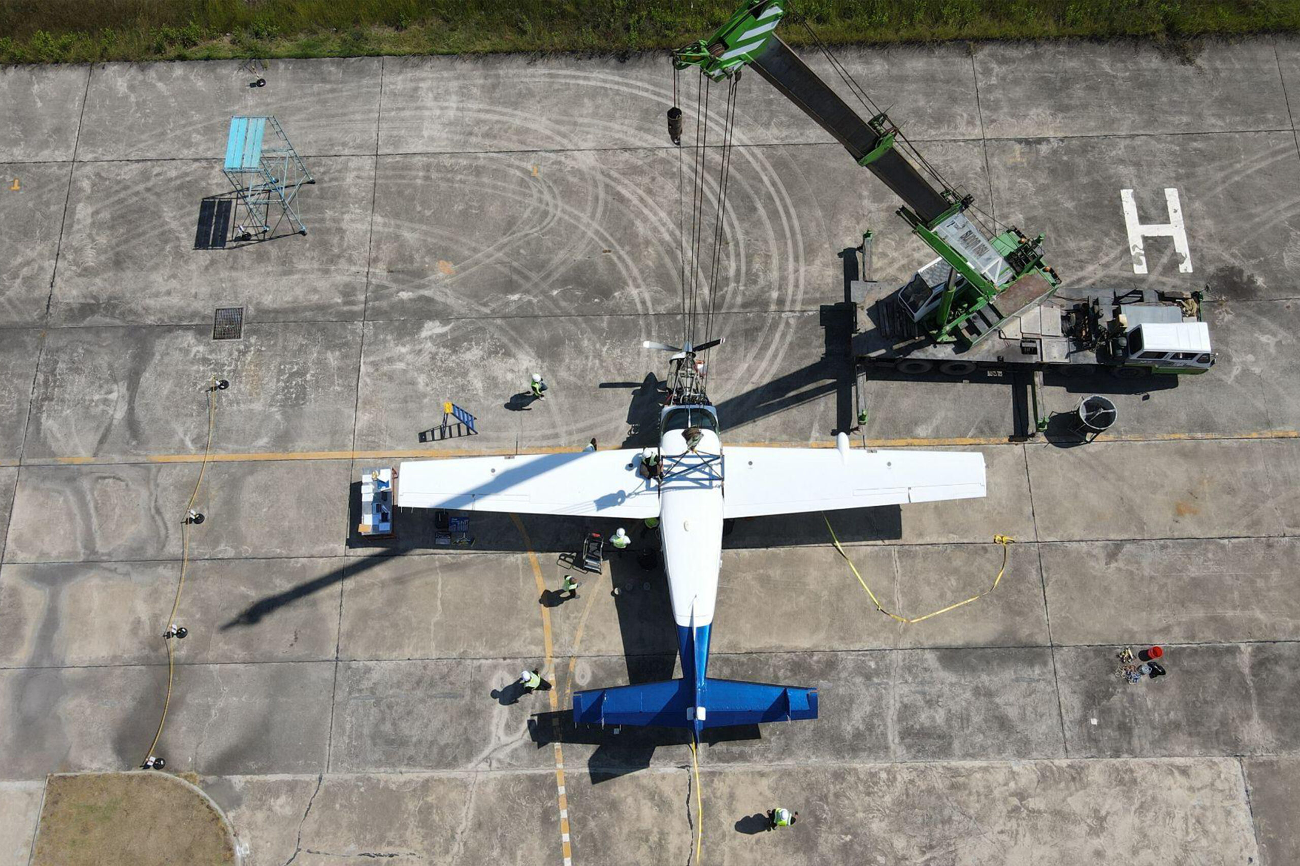FLOATS FOR THAI SEAPLANES